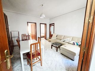Affitto Appartamento  Castillo de constantina. Piso en alquiler en bami  virgen del rocio, 3 dormitorios.