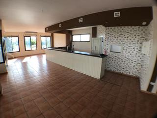 Local Comercial en Albedro 3. Local centro comercial en venta en almensilla, 1 despacho.