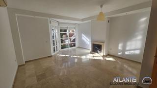 Lloguer Casa adossada  Dulce del moral. Casa adosada en alquiler en mairena del aljarafe, 3 dormitorios.