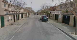 Casa bifamiliare in Montealto. Pareado zona norte, gran parcela,  3 dormitorios, 2 baños, sótan