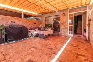 Semi detached house in El Rocío - La Milagrosa. Exclusiva casa adosada en avenida de arcos 3 dormitorios patio d