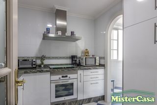 Pis a Centro. En exclusiva, centro,  piso 4 dormitorios, 1baño, balcones  con