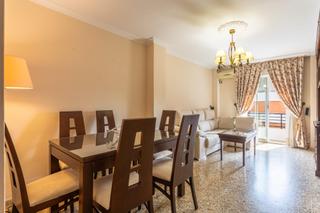 Flat  Calle palomas. Se vende piso 80 m2 3 habit., bao con placa ducha, gran saln c