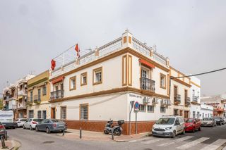 Casa  Calle almenas. Se vende casa de esquina 257 m2 con dos viviendas independientes