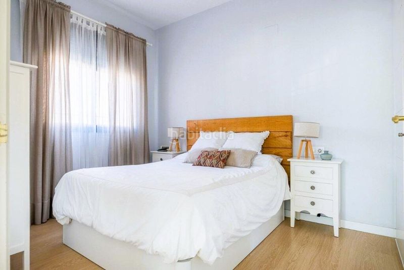 Foto fb8d7fd9-bd33-4fd2-8d48-6bd7d48680e2. Pis amb aparcament a Bellavista Sevilla