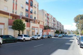 Parking voiture à Nueva Alcalá. Buscas plaza de garaje en nueva alcalá residencial los angeles ?