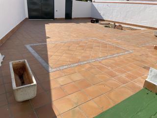 Lloguer Casa aparellada a Mairena del Alcor. Se alquila casa pareada sin amueblar. consta de 3 plantasplanta