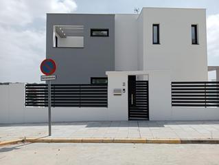 Casa en Santiago de chile 1. Vivienda diseada con singularidad, con amplios espacios interio