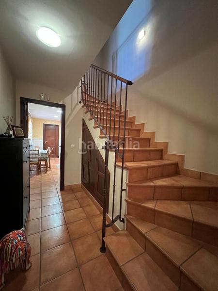 Foto b0706871-b3cc-4cc1-ad2a-3f3d0738edc7. Casa aparellada a Nueva Alcalá Alcalá de Guadaira