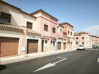 Casa adossada a Nueva Alcalá. Adosado, de renta libre, con fantásticas calidades como puertas