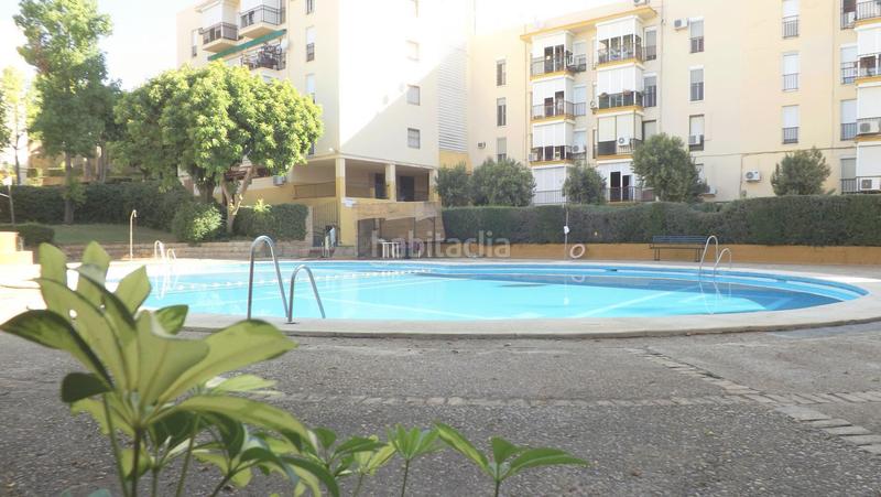 Foto 3df23851-04c4-41f1-92a6-6e9d69b52064. Piso amplio y luminoso piso en urbanización privada jardín de alcalá con piscina comunitaria.piso exterior de esquina, excelentes vista en Alcalá de Guadaira