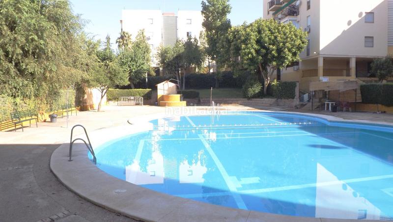 Foto fdc3f646-174e-432d-b2aa-1e98c897762b. Piso amplio y luminoso piso en urbanización privada jardín de alcalá con piscina comunitaria.piso exterior de esquina, excelentes vista en Alcalá de Guadaira