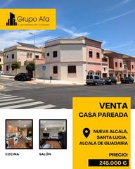 Casa aparellada a Nueva Alcalá. Fantástica oportunidad.te presentamos esta maravillosa casa de e
