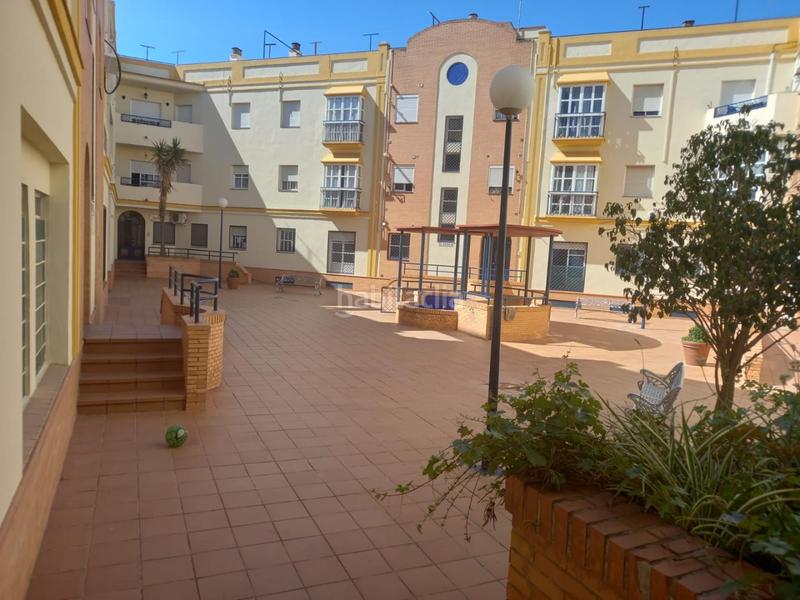 Foto eaa1e9a2-01ac-43c1-b2a4-c3201c6ee5e7. Alquiler piso  de un dormitorio en avenida principal de alcalá, residencial privado, amplias estancias, completamente amueblado. listo para en Alcalá de Guadaira