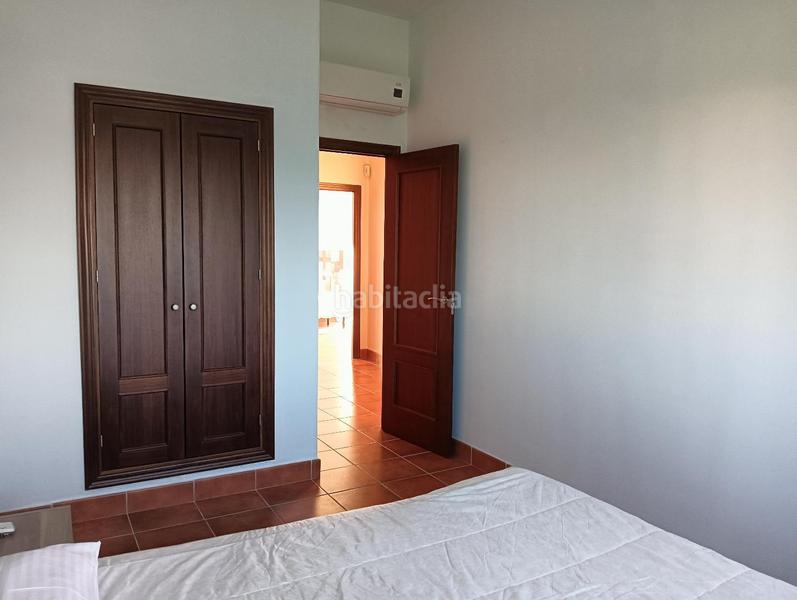 Foto 668d8fef-6098-41fd-ab44-e4ab08546387. Rent semi detached house in Mairena del Alcor