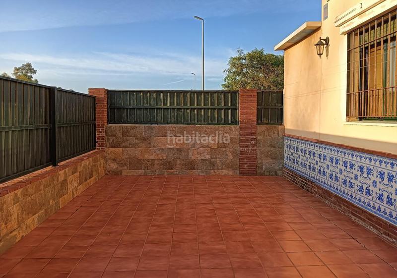 Foto f0f4921e-768e-4420-8a8c-fcb1c01d40cb. Rent semi detached house in Mairena del Alcor