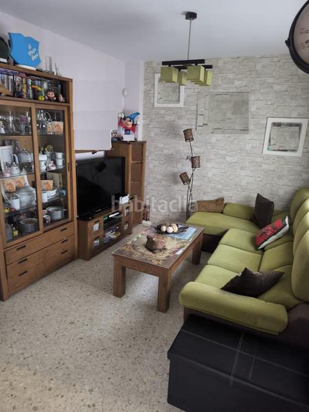 Foto 1c83655a-c61a-4e6f-a18b-02f1309ab3e7. Casa a schiera in Torre de la Reina Guillena