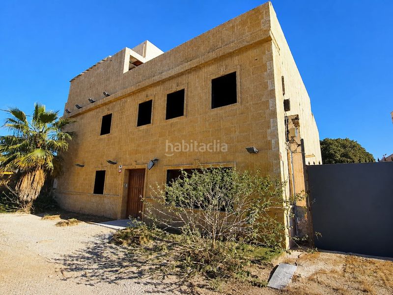 Foto c7363d5a-2a37-4a5b-b79c-787d3d0ac11b. Edifici a La Paz Alcalá de Guadaira