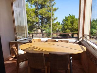 Semi detached house in Oromana. Adosado en campo alegre