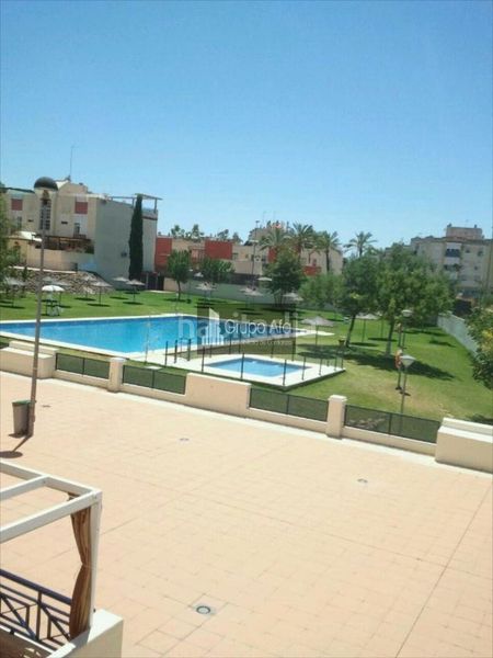 Foto 92a4d4e7-442b-4d6d-9c1d-be872eee233d. Pis amb piscina a Nueva Alcalá Alcalá de Guadaira