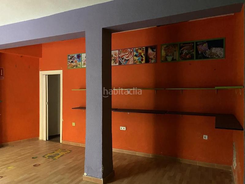 Foto 64a783fa-5f0e-4f2a-a80e-7219cf2be672. Location local commercial dans Plaza de Toros - Santa Rita Almería