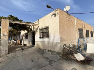 Masia  Camino juan álvarez. Parcela con cortijo en venta (pechina)