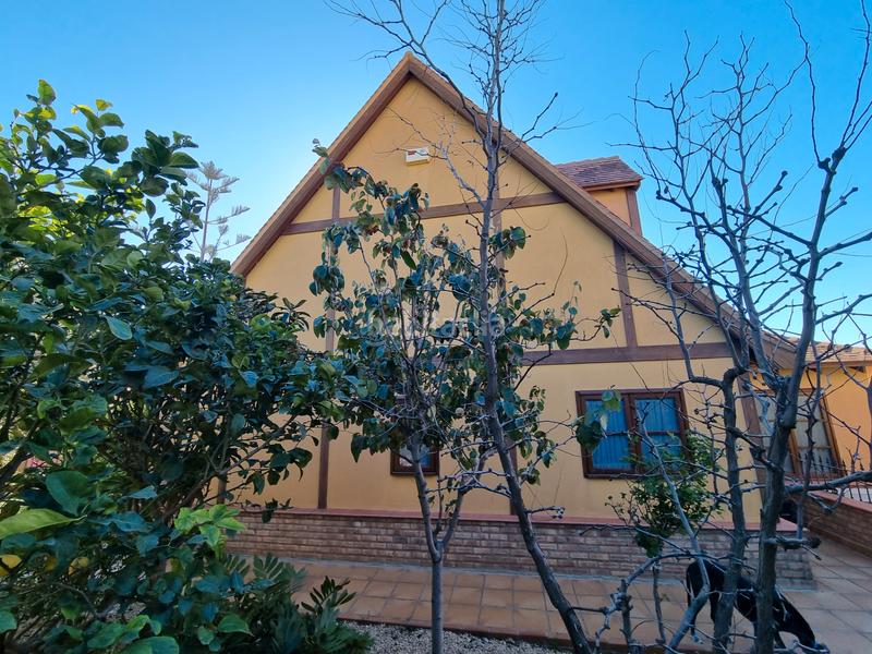 Foto 0d24c555-8e0b-49f0-8eed-ae9928eb44c1. Chalet  en venta (envia golf) en La Envía Vícar