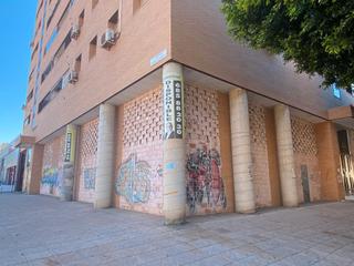 Location Local commercial  Avenida de sierra alhamilla. Local en venta y alquiler (c\ benizalon)