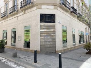 Local Comercial en Calle Navarro Rodrigo