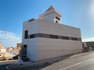 Haus  Calle clara de campoamor. Casa en venta (c\ teresa de avila)