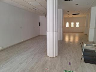 Local Comercial en Calle Hermanos Machado