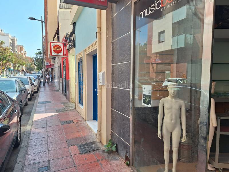 Foto ae42f5e9-8671-4adf-8eaa-37b4c6a5bf1d. Location local commercial dans Barrio Alto - San Félix Almería