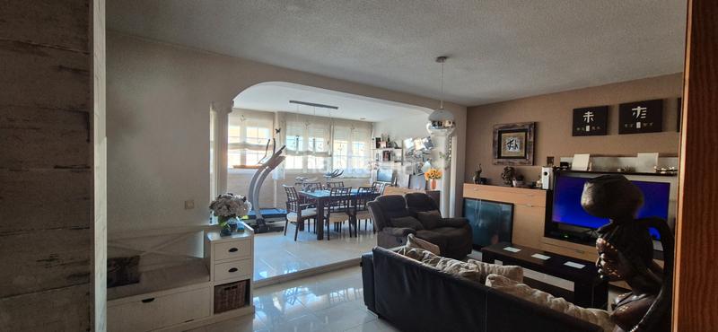 Foto 878257fb-865f-4664-a8cb-fd2cccc814a4. Àtic amb xemeneia aparcament a Los Molinos - Villa Blanca Almería