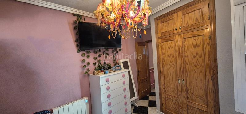 Foto b731f864-e8d9-445e-867a-71d07abe524e. Àtic amb xemeneia aparcament a Los Molinos - Villa Blanca Almería