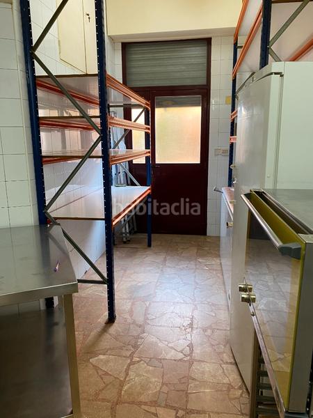 Foto 4b89a638-ecec-4862-99f9-7f6286a1f855. Alquiler local comercial  en venta o alquiler (avd. mediterraneo) en Almería