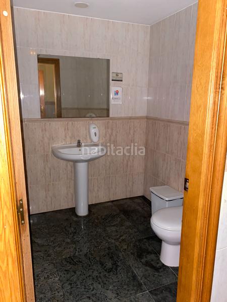 Foto d61ccbd3-66f6-445a-9fe4-cec46832e2c7. Alquiler local comercial  en venta o alquiler (avd. mediterraneo) en Almería