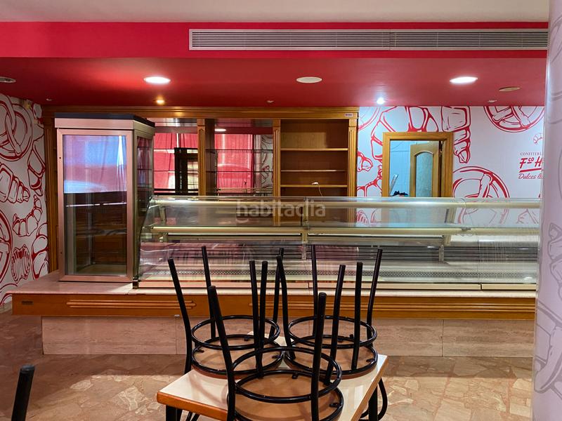 Foto cf87efde-0c49-49b5-b01d-4b0680d2e988. Rent business premise in San Luis Almería