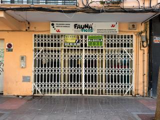Local Comercial en Calle Doctor Carracido