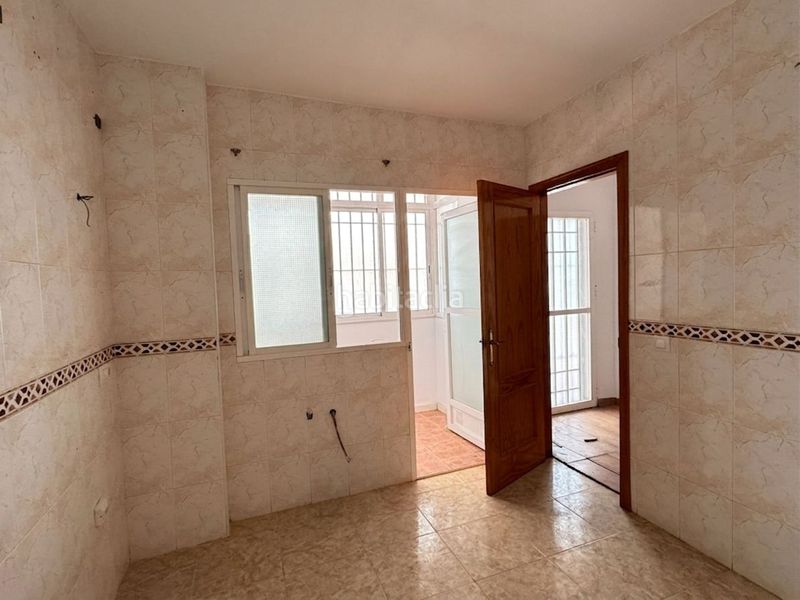 Foto 7a0c3e8d-b148-4527-a88f-01ab1b67a349. Casa aparellada a Retamar Almería