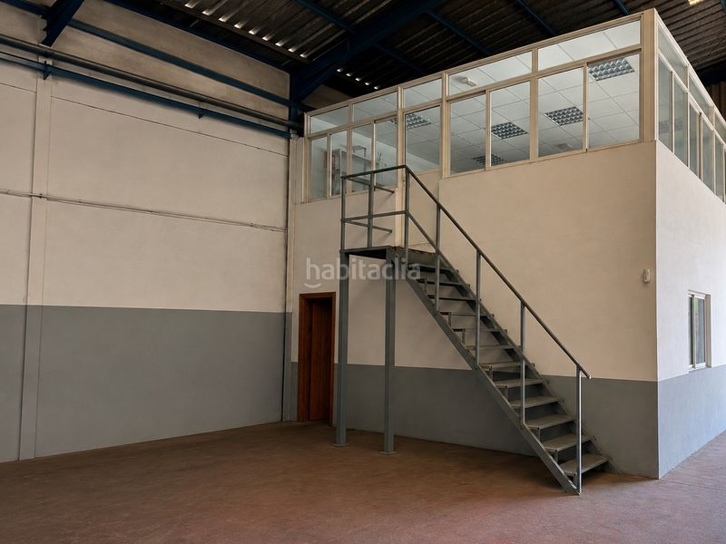 Foto 4ad27e0b-f585-488a-b3b0-df74e91df458. Nau industrial a Viator