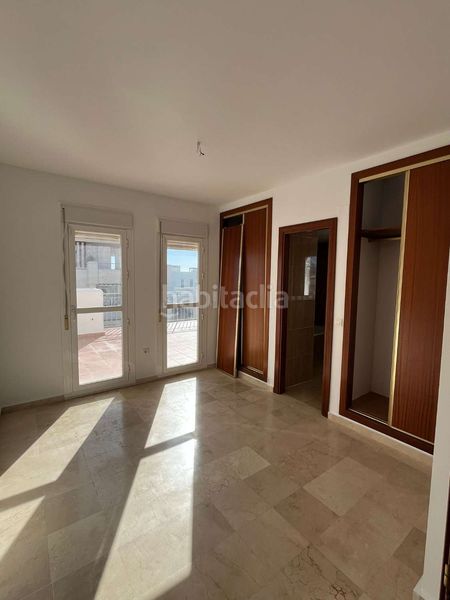 Foto e59172d9-7fee-40f1-989f-15ad6bc21922. Piso en Los Pacos Fuengirola