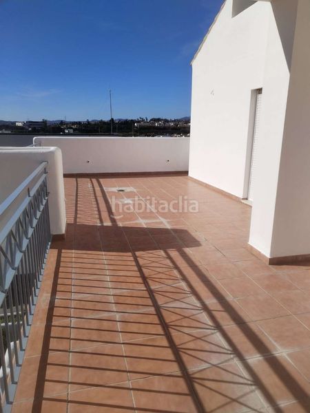 Foto f42de7c5-dd13-4fdb-aa25-400a13de3483. Piso en Los Pacos Fuengirola