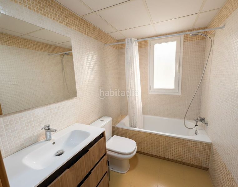 Foto 0299deb5-e5b0-4980-982e-e5f3fa0231ac. Piso en n/a en El Pinillo Torremolinos