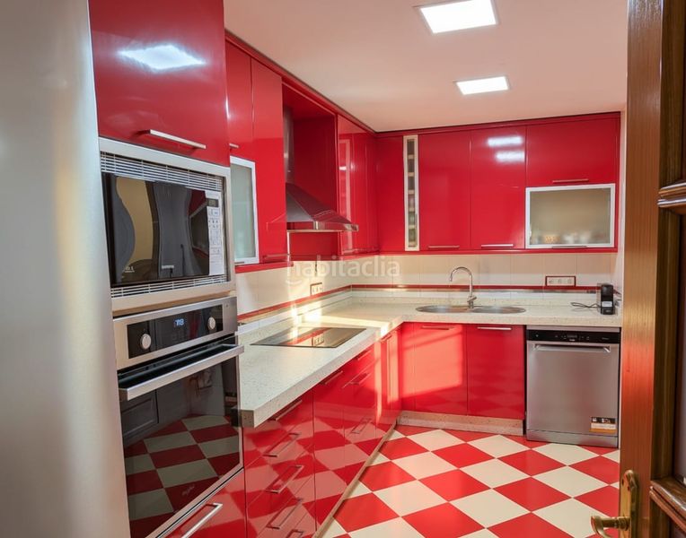 Foto d95019e6-8e03-4b03-8afc-eeb300059c69. Piso en n/a en El Pinillo Torremolinos