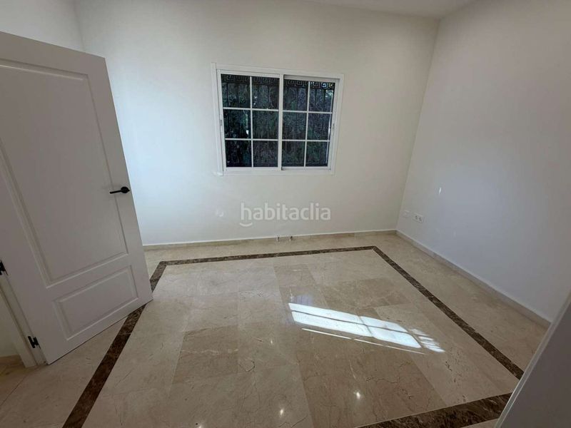 Foto 1f80c5d7-877a-4abb-9b32-e76c71d72e49. Xalet amb aparcament piscina a Las Brisas Marbella