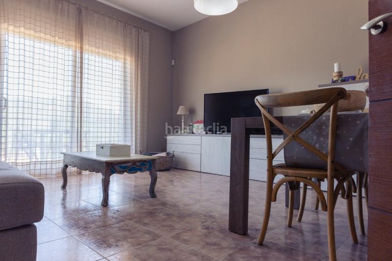 Foto 1a50481b-ac79-4e01-9089-fdb9a2816adc. Casa formidable casa de 4 dormitorios , buhardilla , 2 superbalcones, terraza, jardín y mucho más en Sant Climent de Llobregat