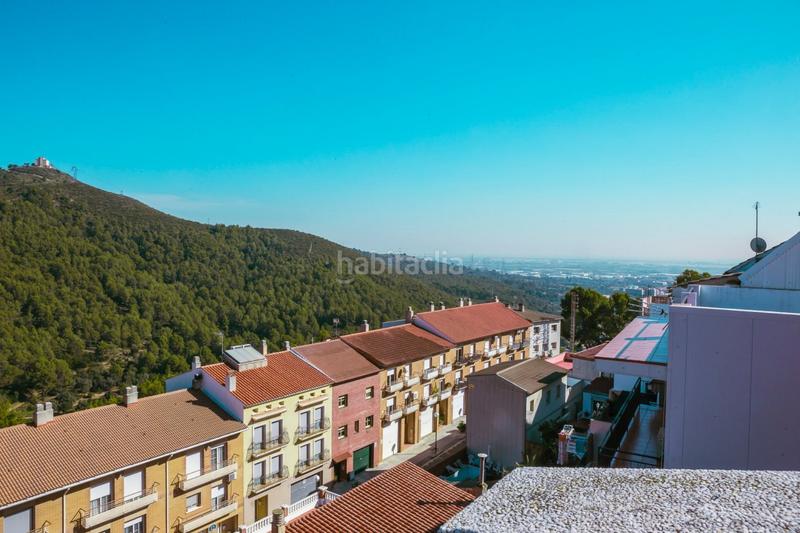 Foto 63e0fd81-8228-4877-adc5-c066d9125005. Casa formidable casa de 4 dormitorios , buhardilla , 2 superbalcones, terraza, jardín y mucho más en Sant Climent de Llobregat