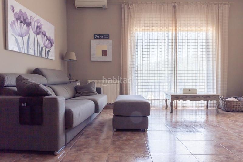 Foto 9cb43d8f-5f80-4ca3-85fa-6baa7ea20469. Casa formidable casa de 4 dormitorios , buhardilla , 2 superbalcones, terraza, jardín y mucho más en Sant Climent de Llobregat