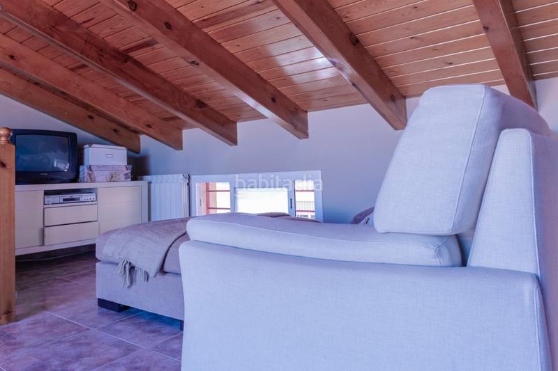 Foto b7ddab2e-9b62-4551-a35f-2416a82630bb. Casa formidable casa de 4 dormitorios , buhardilla , 2 superbalcones, terraza, jardín y mucho más en Sant Climent de Llobregat