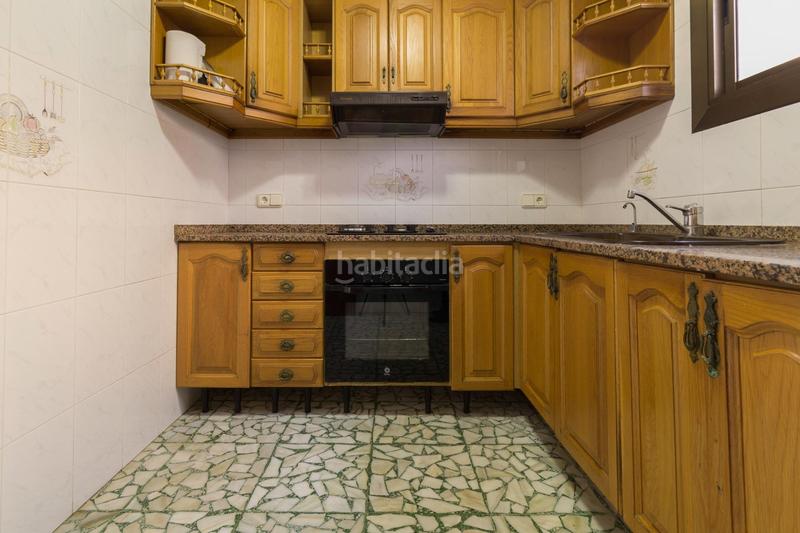 Foto 1f95d982-ed65-48b8-ab24-44e69755a7b6. Casa amb aparcament a Torrent Ballester Viladecans